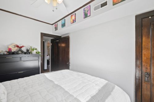 1702 Wolcott Ave, Chicago IL 60636-2126 exterior