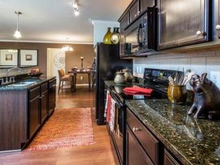 201 Carolina Point Pkwy, Greenville SC  29607-6554 exterior