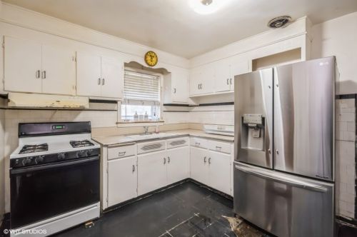 9400 Racine Ave, Chicago IL 60643-5401 exterior