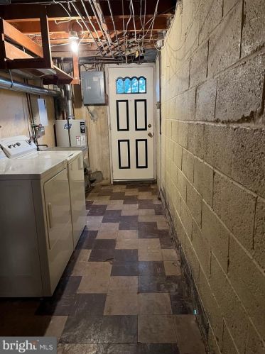 3126 Fairfield St, Philadelphia PA 19152-3406 exterior