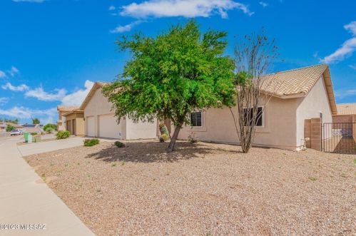 9593 Paseo Juan Tabo, Tucson AZ  85747-5007 exterior