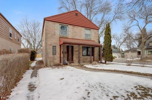 125 74th St, Milwaukee, WI 53214-1530