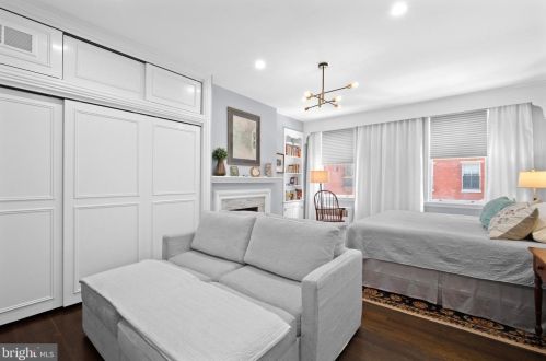 310 16th St, Philadelphia PA  19102-4907 exterior