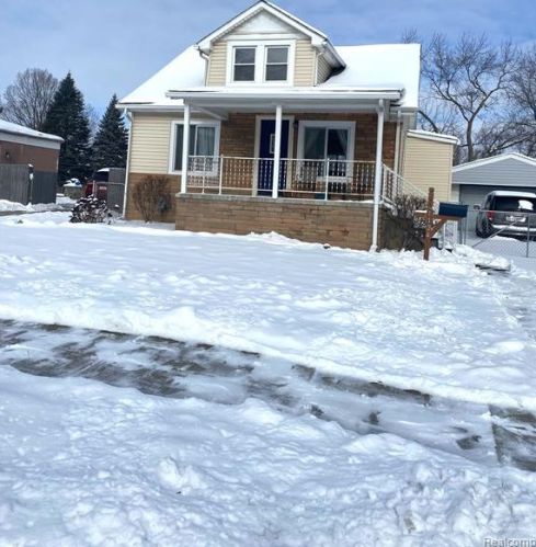 31124 Balmoral St, Garden City, MI 48135-1902