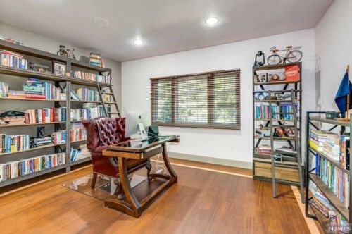 3 Pne Ter, Demarest NJ 07627-1214 exterior