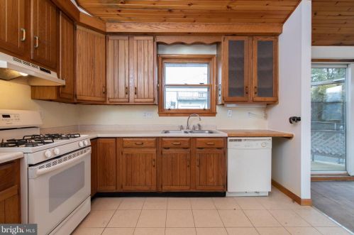 203 Almonesson Rd, Blenheim NJ 08012-4060 exterior