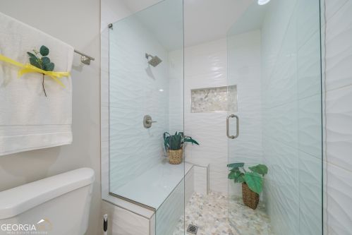 25 Chaumont Sq, Atlanta GA  30327-1088 exterior