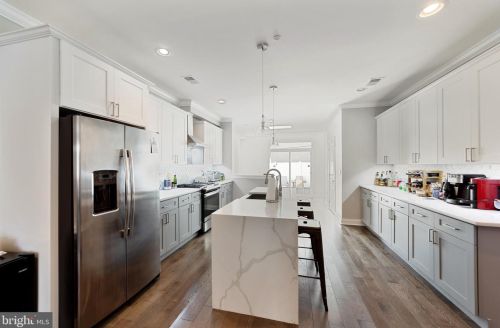 1239 17 St, Philadelphia PA 19121-5029 exterior