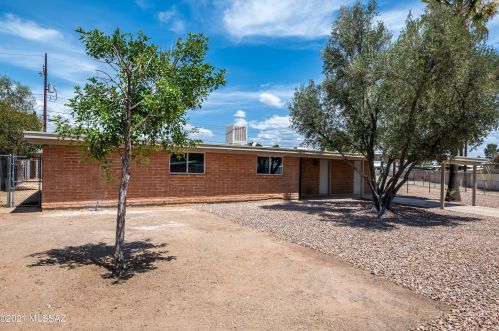5749 Irving Ave, Tucson AZ  85706-4825 exterior