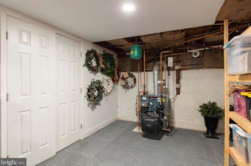 304 Pheasant Dr, Huntingdon Valley PA  19006-3038 exterior