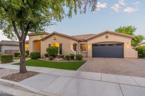 942 Bluebird Dr, Chandler, AZ 85286-7614