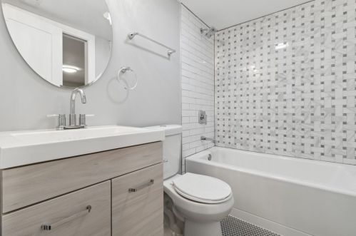 4812 Forrestville Ave, Chicago IL 60653-3425 exterior