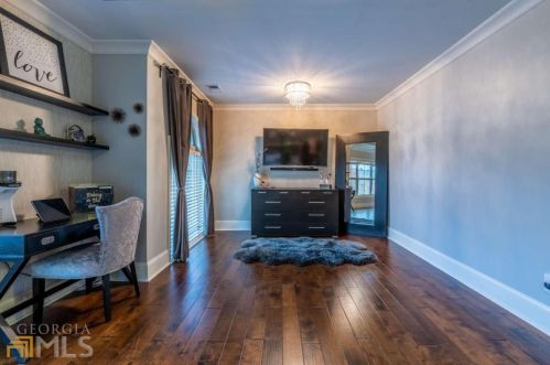 7690 Glisten Ave, Atlanta GA 30328-2498 exterior