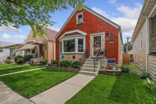 4567 Narragansett Ave, Chicago, IL 60630-3029