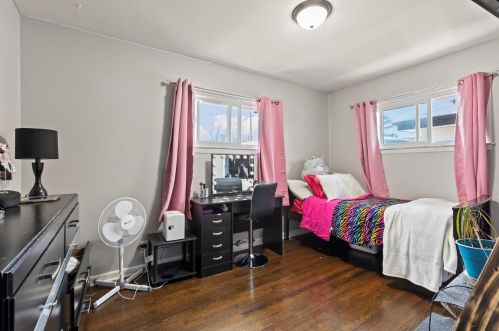 1547 Holmes Ave, Milwaukee WI  53221-3544 exterior