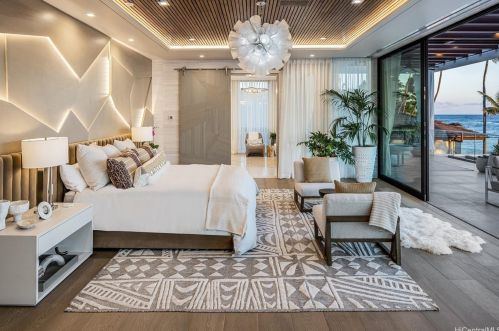 213 Kaalawai Pl, Honolulu HI 96816-4435 exterior