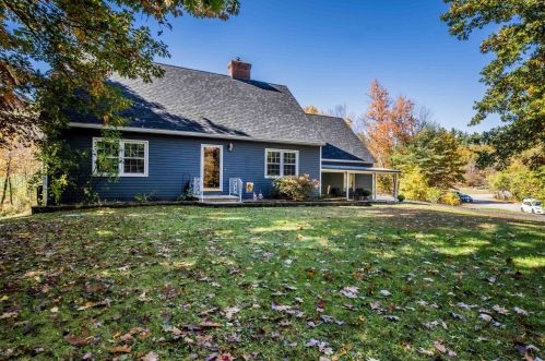 21 Edward Dr, Concord, NH 03301-8626