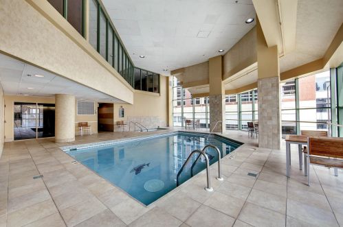 78 10th St, Saint Paul MN  55101-2206 exterior