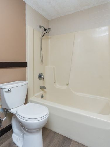 129 Lancaster Ave, West Springfield MA 01089-2235 exterior