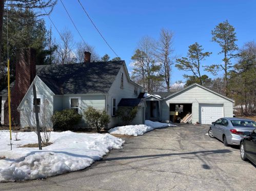 9 Roy St, Concord, NH 03301-5758