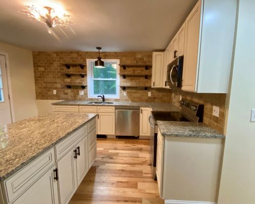 14 Rosewood Dr, Concord NH  03304-5109 exterior