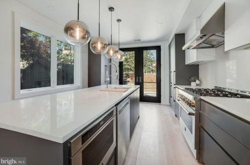 835 Longfellow St, Washington DC  20011-8205 exterior