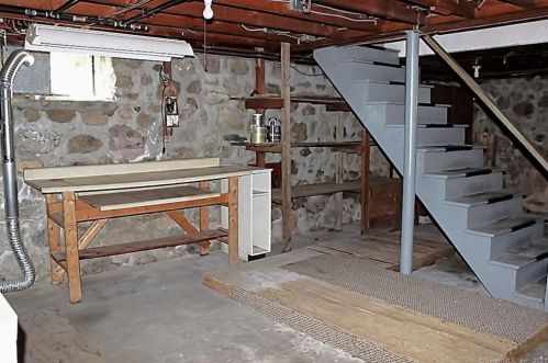 61 Spg St, Torrington CT 06790-4712 exterior