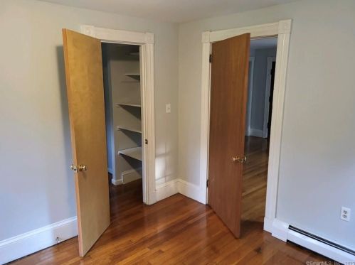 111 Pleasant St, Windsor CT  06095-2425 exterior