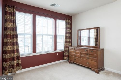 933 Hopkins Cor, Glen Burnie MD 21060-8452 exterior