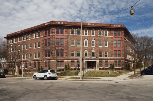 2230 Bradford Ave, Milwaukee WI  53211-4059 exterior