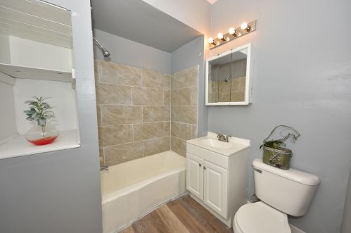 3257 Booth St, Milwaukee WI 53212-2135 exterior