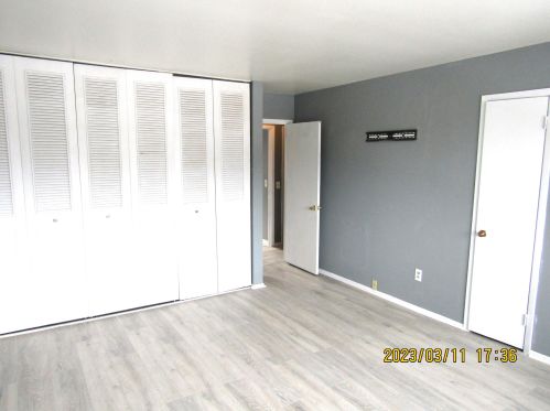 6297 Prt Ave, Milwaukee WI 53223-4121 exterior