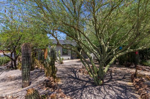 2202 Cambridge Ave, Phoenix AZ  85006-1310 exterior