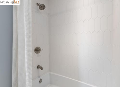 2643 Hillegass Ave, Berkeley CA 94704-3313 exterior