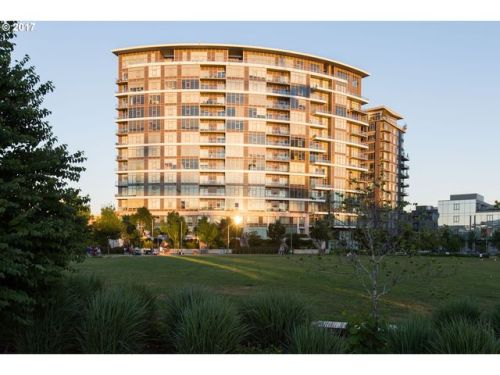 949 Overton St, Portland OR  97209-3198 exterior