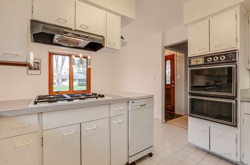 2035 Poplar St, Waukegan IL 60087-5014 exterior