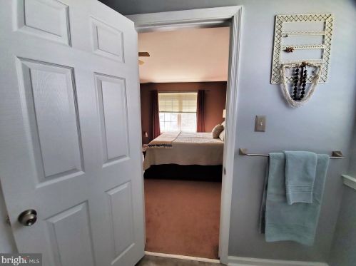 52 Steeplechase Cir, Chester PA 19014-1463 exterior