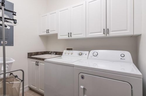 5025 Blauvelt Way, Naples FL 34105-4543 exterior