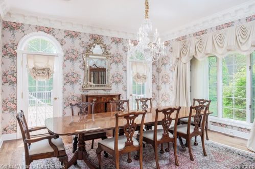 5394 Abbey Rd, Rochester MI 48307-2400 exterior