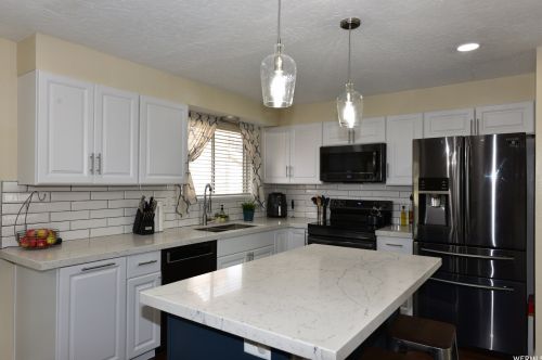 983 Cedar Terrace Dr, Sandy, UT 84094-0275