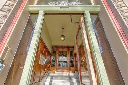 2633 Hackett Ave, Milwaukee, WI 53211-3834