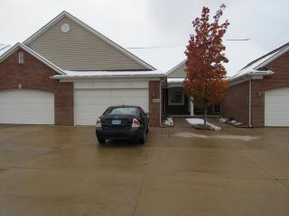 36841 Union Lake Rd, Clinton Twp MI  48035-2022 exterior