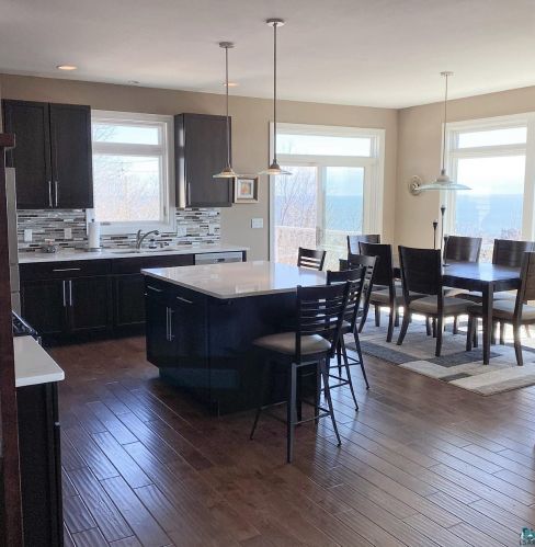 703 4 St, Duluth MN 55806-2437 exterior