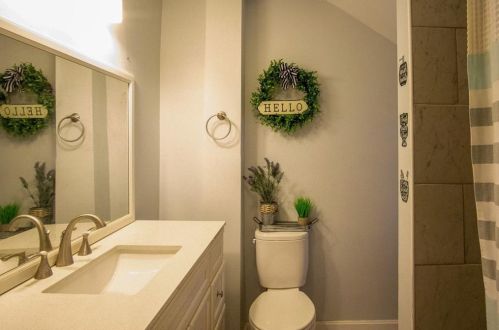 13 Beckside Rd, Providence RI 02911-1010 exterior