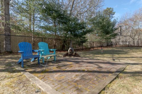 250 Candlewood Dr, Eastham MA 02642-2288 exterior