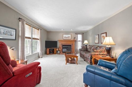 526 Leland Dr, Pittsburgh PA 15236-2758 exterior