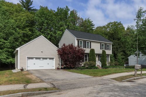 19 Peterson Cir, Concord, NH 03303-3407