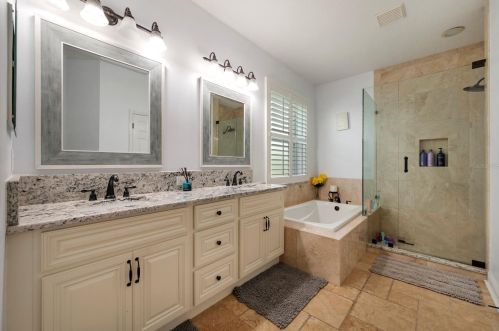 9624 Park Village Dr, Tampa FL  33626-5135 exterior