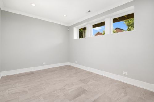 3642 Artesian Ave, Chicago IL  60618-4708 exterior