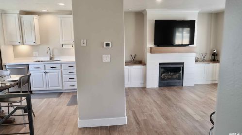 7624 2550, Taylorsville UT 84084-3865 exterior